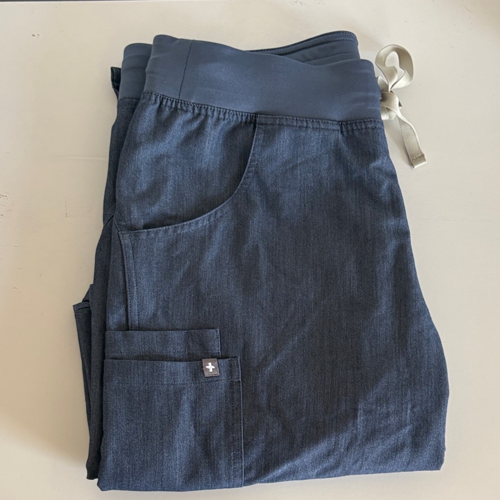 Kade scrub pants